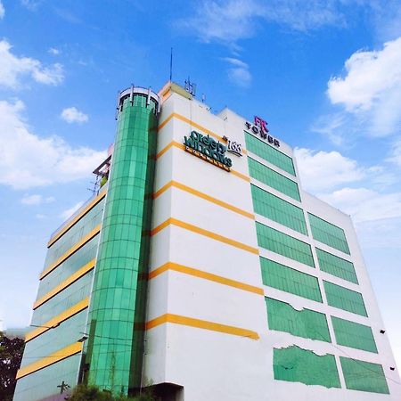 Greenwindows Hotel ダバオ　シティ エクステリア 写真
