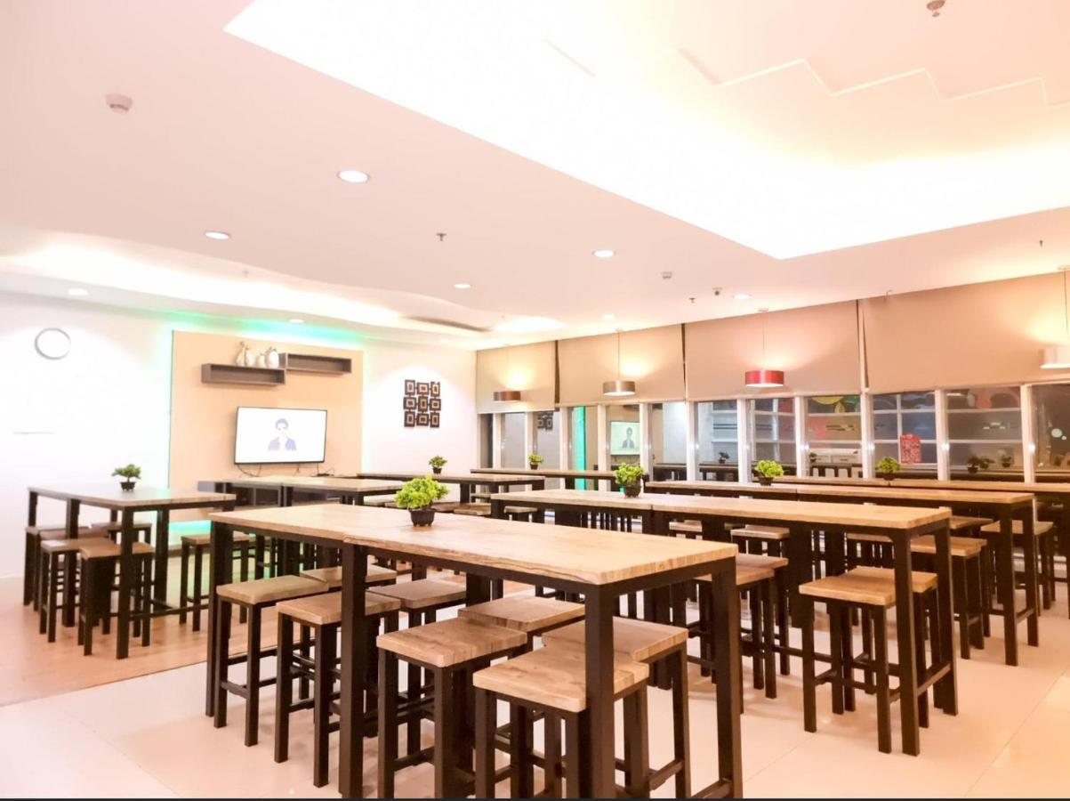 Greenwindows Hotel ダバオ　シティ エクステリア 写真