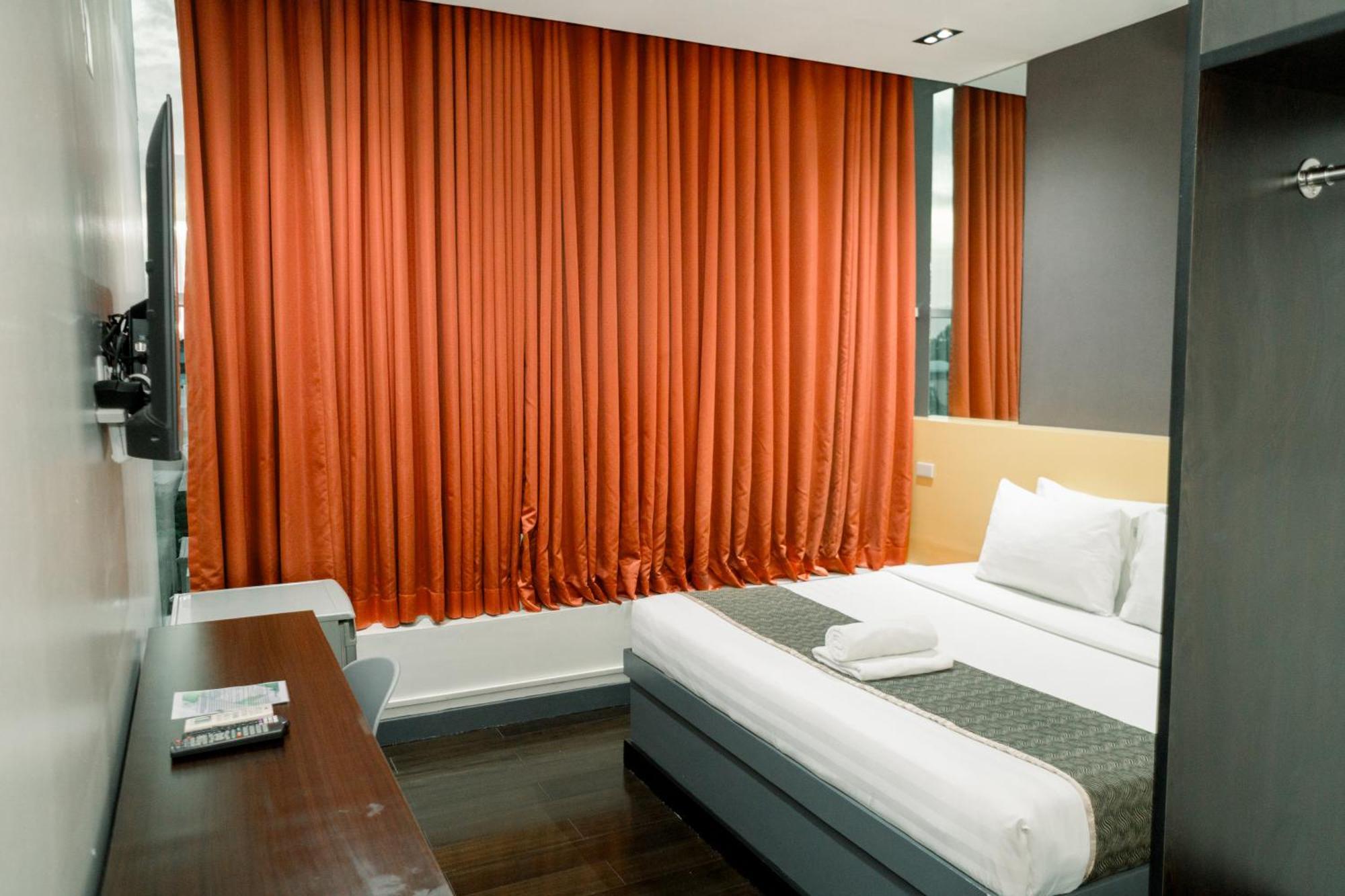 Greenwindows Hotel ダバオ　シティ エクステリア 写真